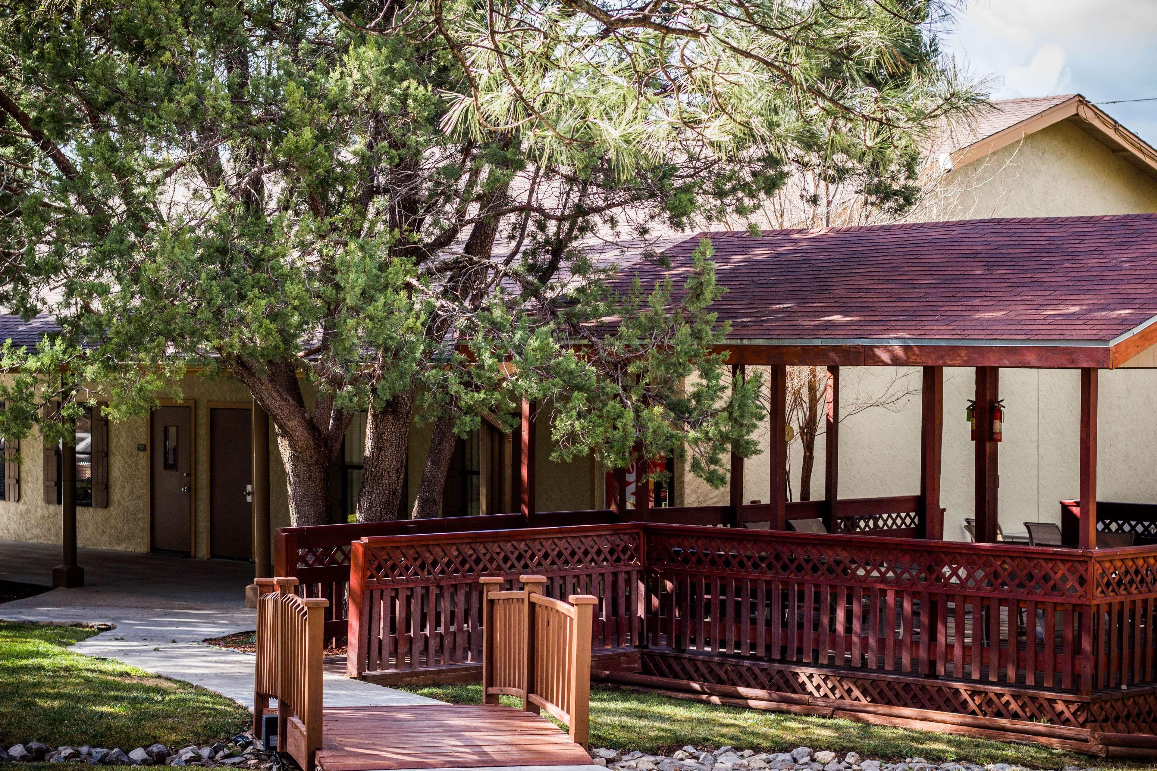 Best Western Pine Springs Inn Ruidoso Downs Екстериор снимка