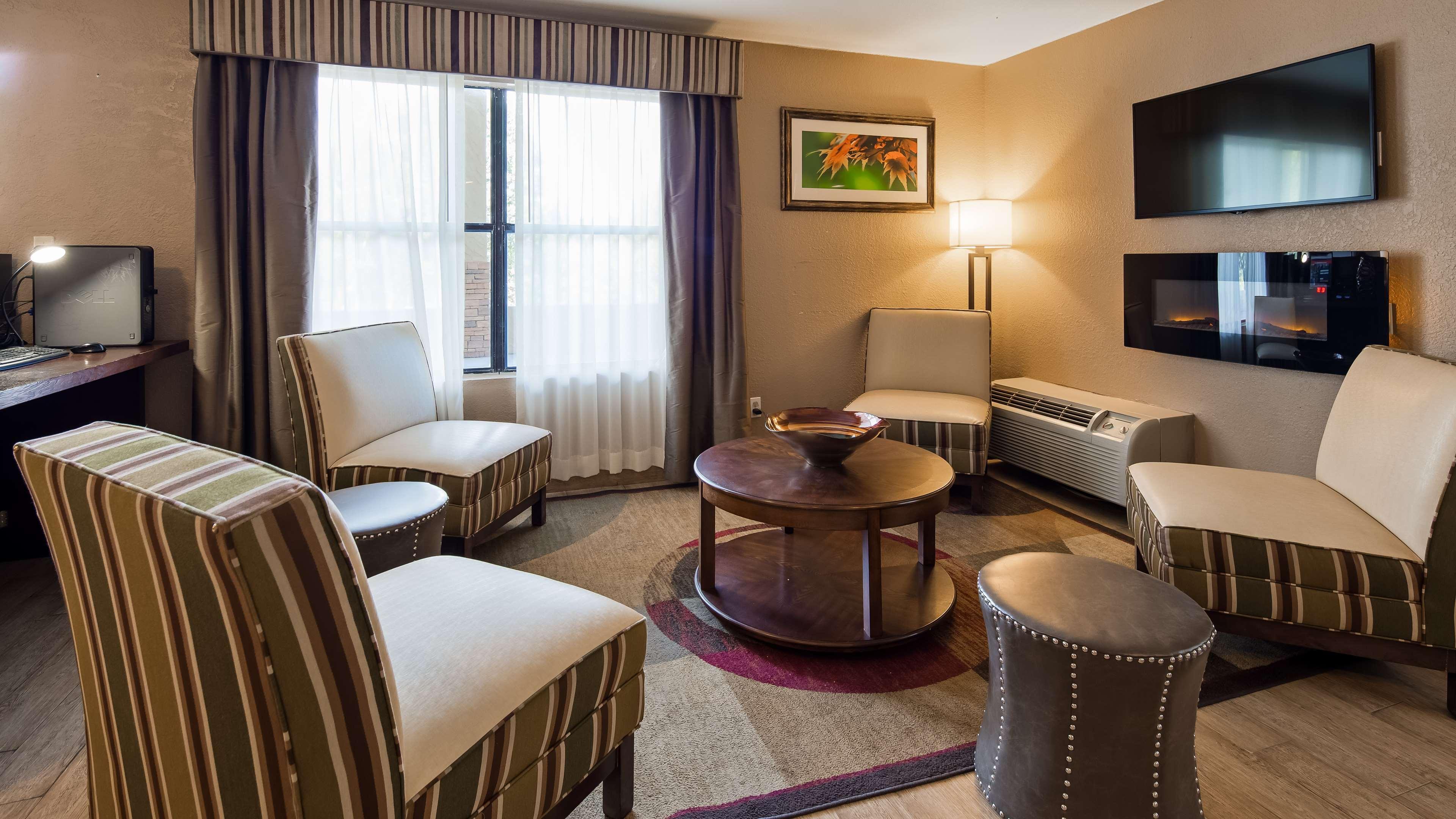 Best Western Pine Springs Inn Ruidoso Downs Екстериор снимка